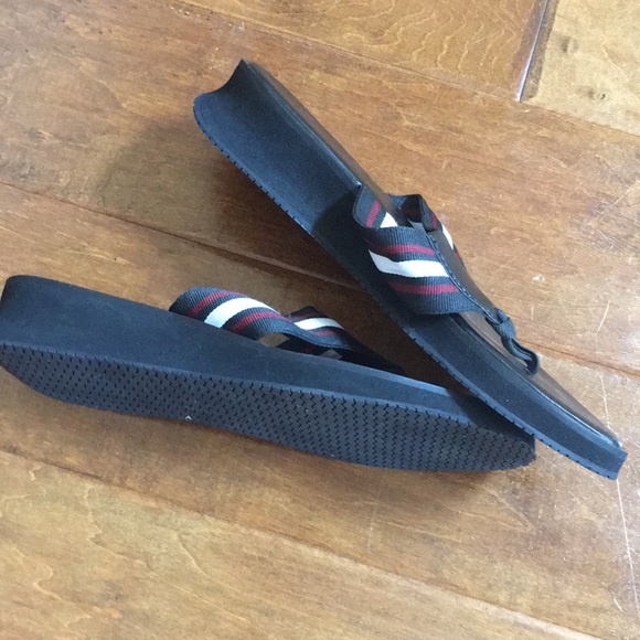 AK Anne Klein canvas flip flop slides sandals black red white size 6 - Picture 3 of 8